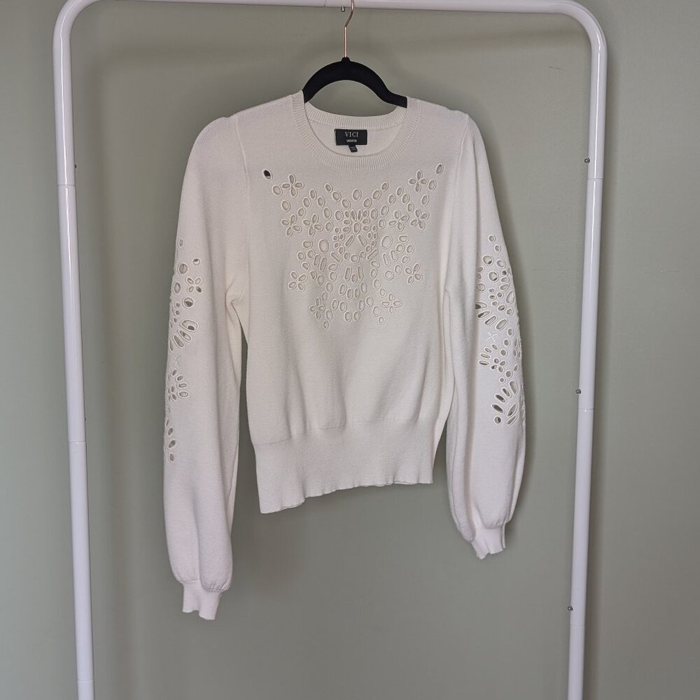 Boho Vici White Floral Cutout Sweater M Romantic Soft